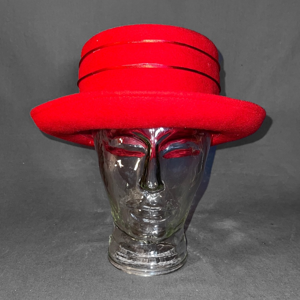 Reversible Red Hat